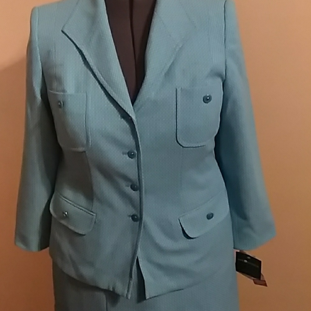 2pc suit - Picture 3 of 6